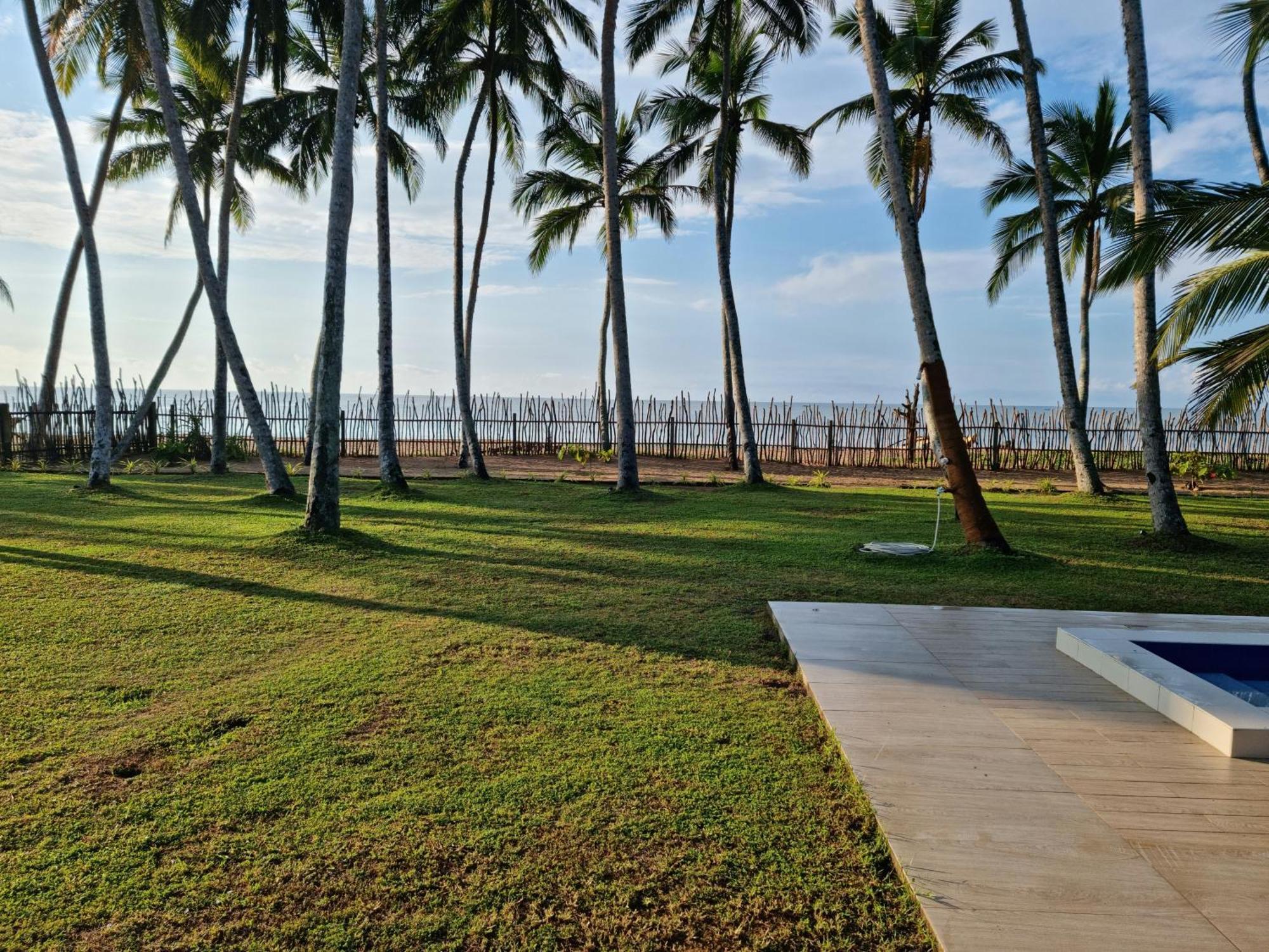 Arhimser Villa-Superb 4 Bedroom Beachfront For 8 In Ranna, Tangalle, Bb, Pool, Free Pick Up For 7 Night Stays Arriving Together, Serviced, Taxes Included エクステリア 写真