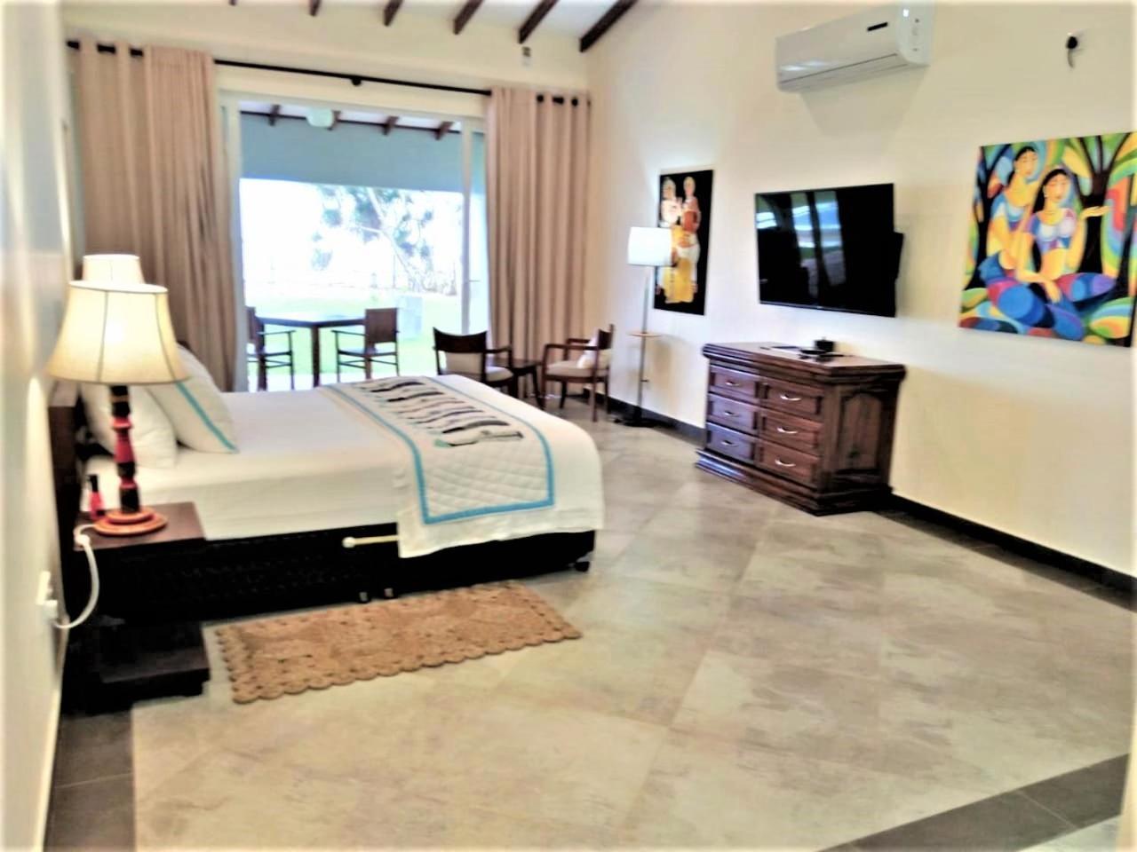 Arhimser Villa-Superb 4 Bedroom Beachfront For 8 In Ranna, Tangalle, Bb, Pool, Free Pick Up For 7 Night Stays Arriving Together, Serviced, Taxes Included エクステリア 写真